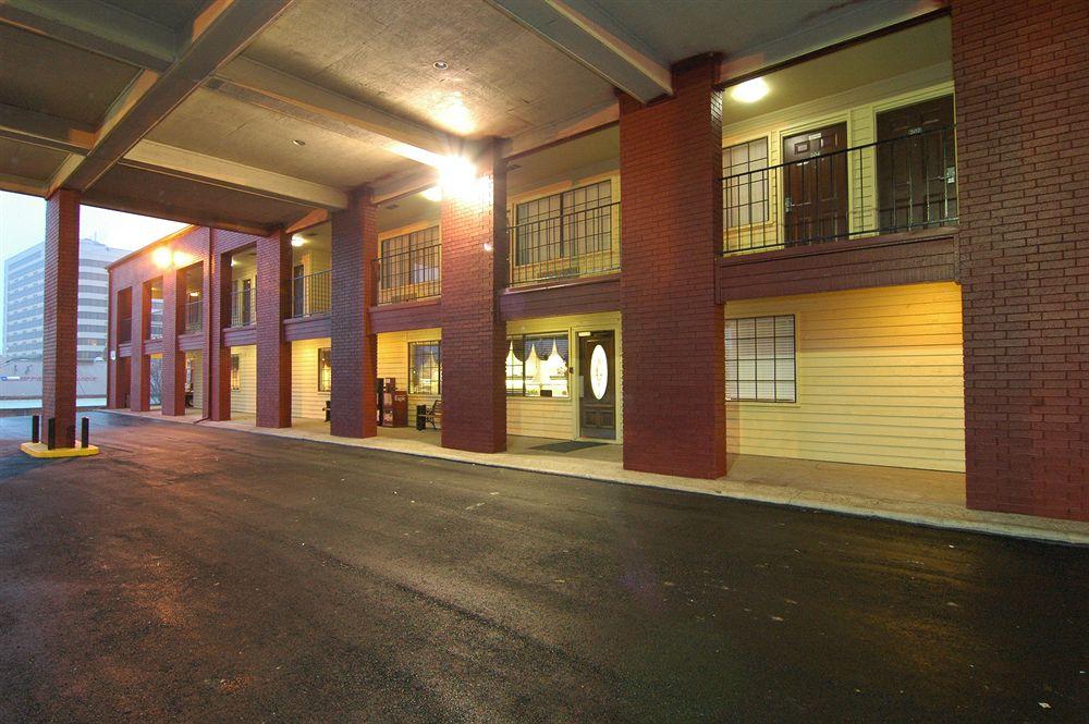 Days Inn By Wyndham College Station University Drive Ngoại thất bức ảnh