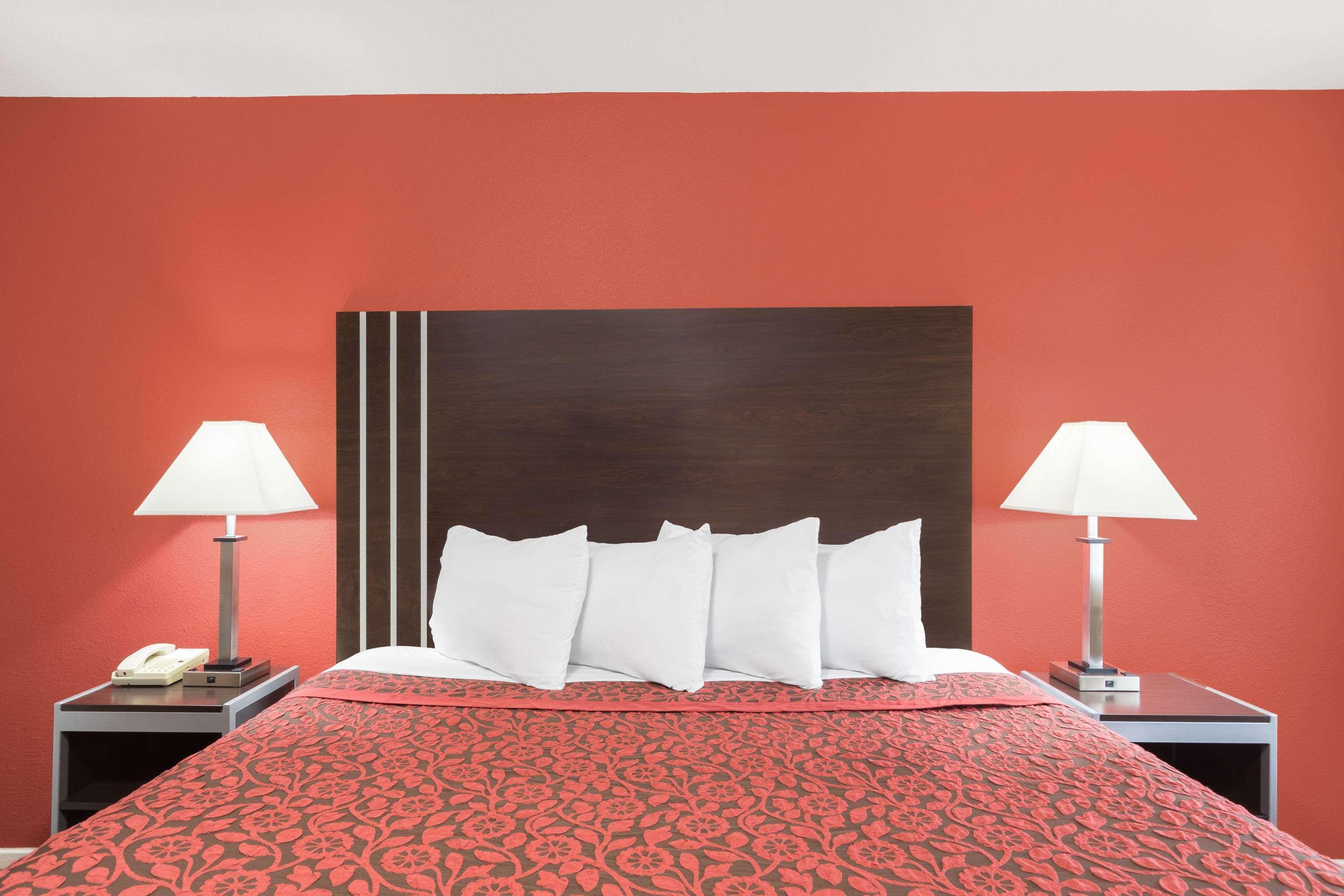 Days Inn By Wyndham College Station University Drive Ngoại thất bức ảnh