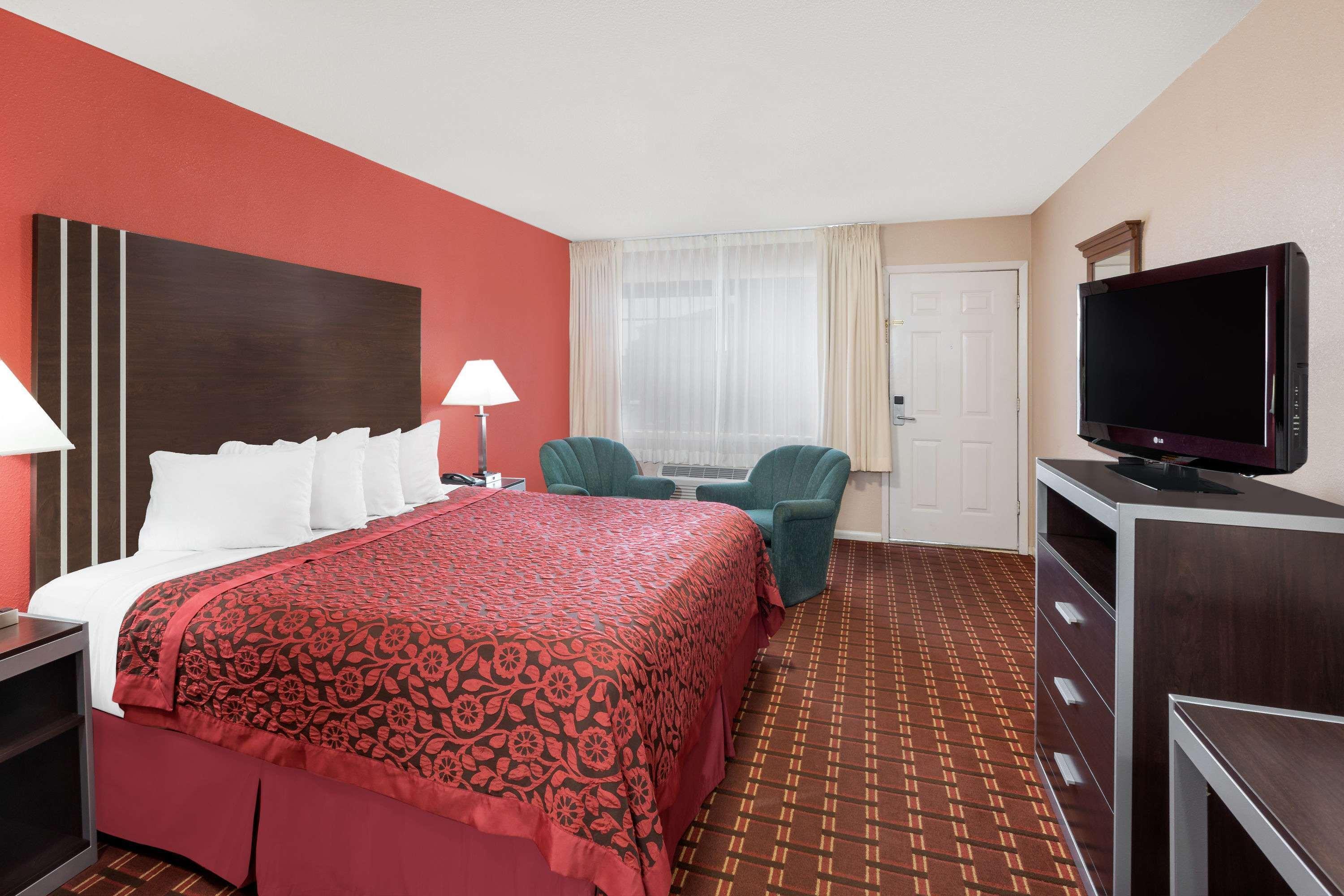Days Inn By Wyndham College Station University Drive Ngoại thất bức ảnh