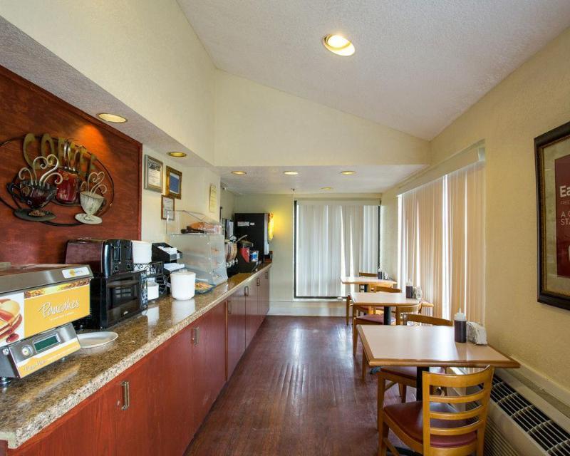 Days Inn By Wyndham College Station University Drive Ngoại thất bức ảnh