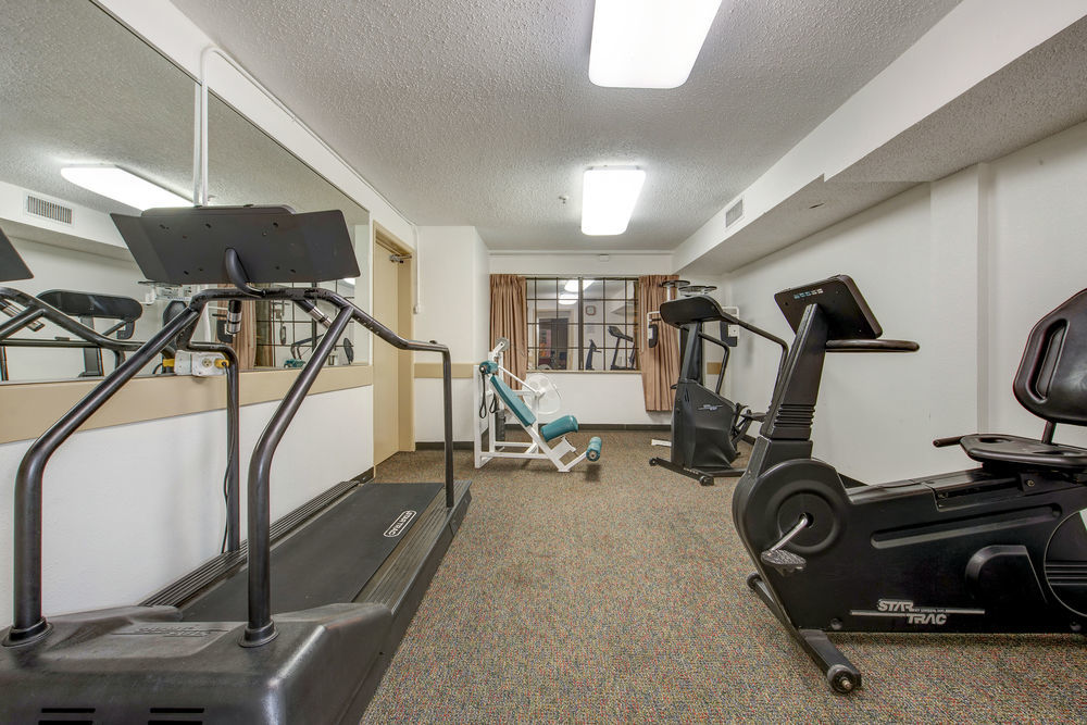 Days Inn By Wyndham College Station University Drive Ngoại thất bức ảnh